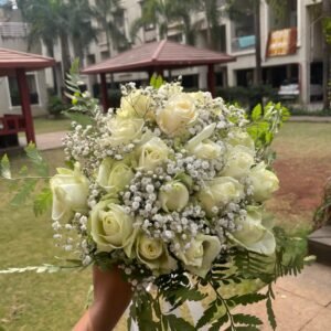Ivory Whisper Bouquet π€